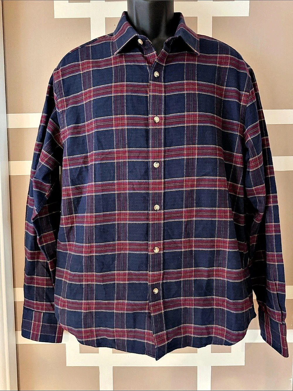UNTUCKit Navy/Red Plaid Cotton Button Down Flannel Men’s Size Large NWOT